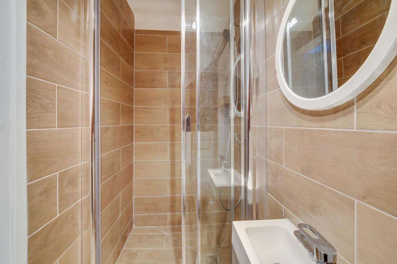 Appartamento Loft In Heart Of Paris Moulin Rouge Esterno foto